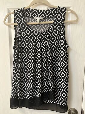 Black & White Geometric Sleeveless Blouse